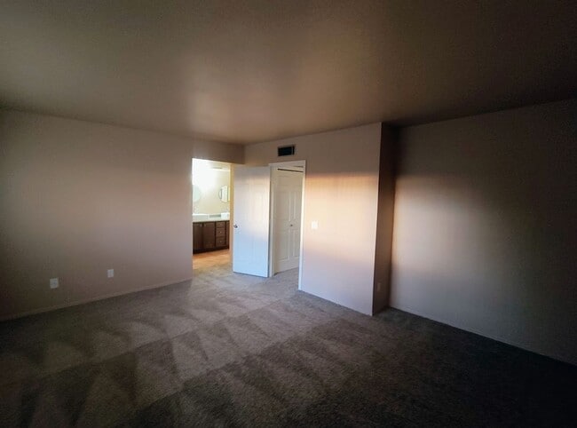 Building Photo - 951 N Camino Seco