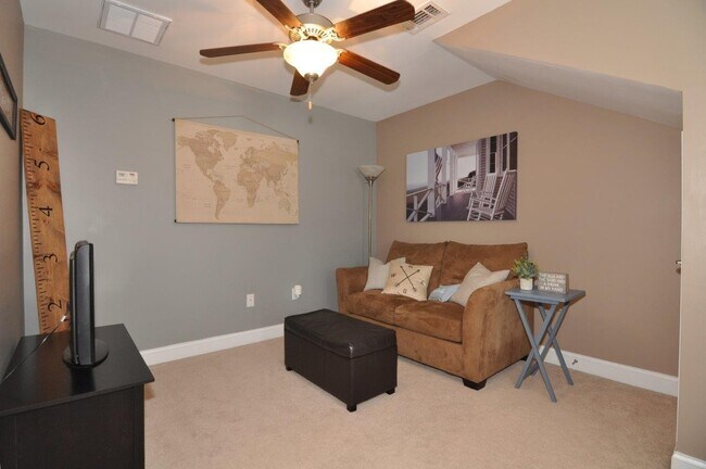 Building Photo - Coming Available!