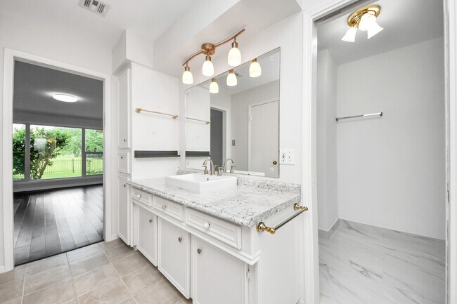 Building Photo - 3410 Crow Valley Dr