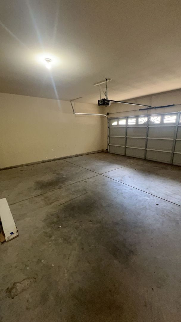 Building Photo - 689 Gateway Cir