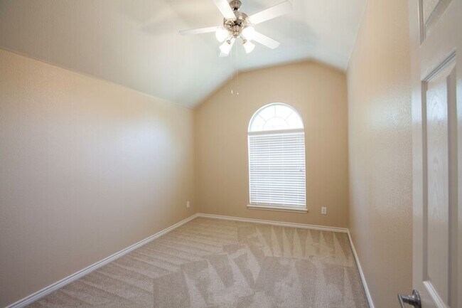 Building Photo - 13856 Fall Harvest Dr