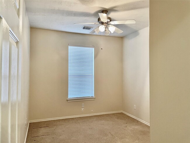 Building Photo - 17810 Serene Shore Dr