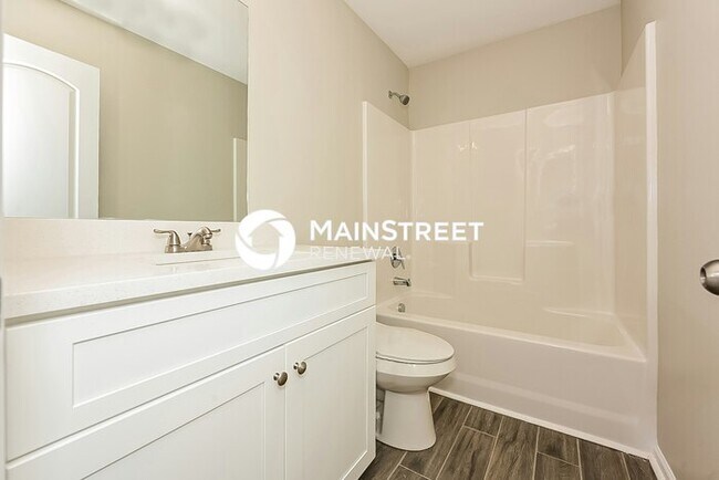 Building Photo - 3 Bedroom Pet-Friendly Home in Hampton, GA with Main Street Renewal