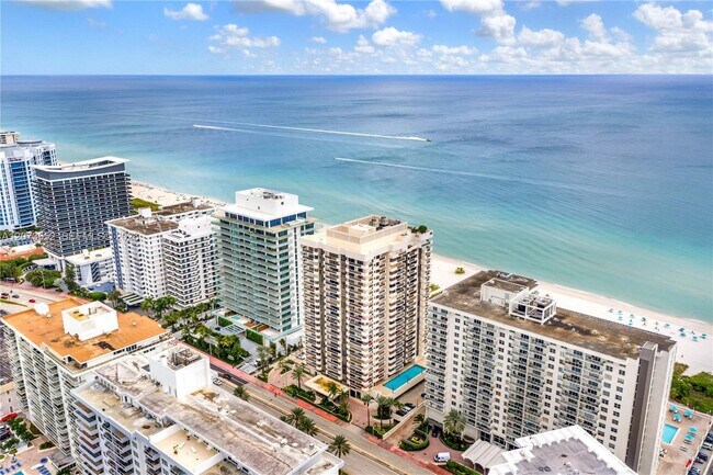 Building Photo - 5757 Collins Ave