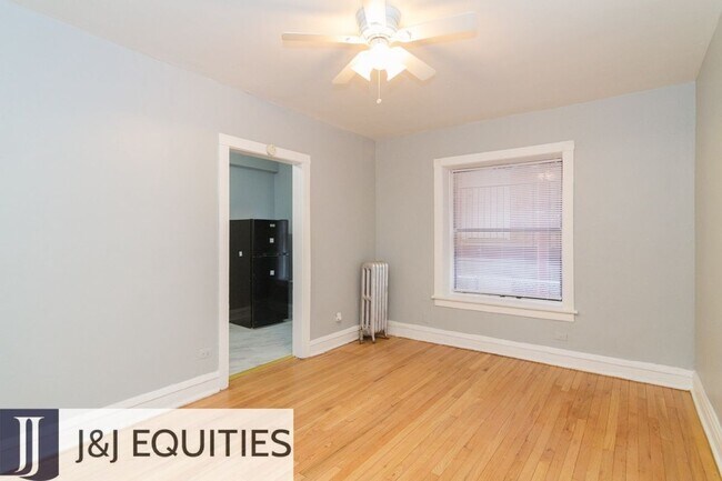 Building Photo - 4600 N Beacon St