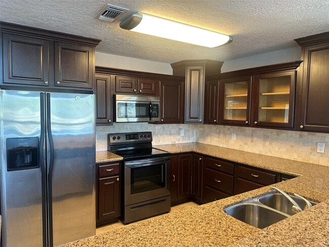 Building Photo - 20527 Rio Villa Dr