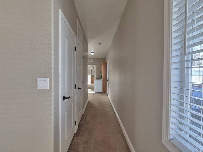 Building Photo - 1028 Shawnee Trail