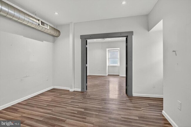 Building Photo - 129 W Susquehanna Ave