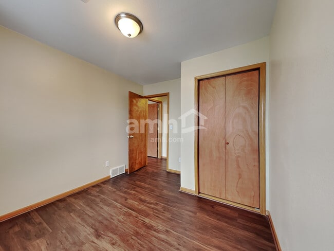 Building Photo - 3207 Barclay Ct