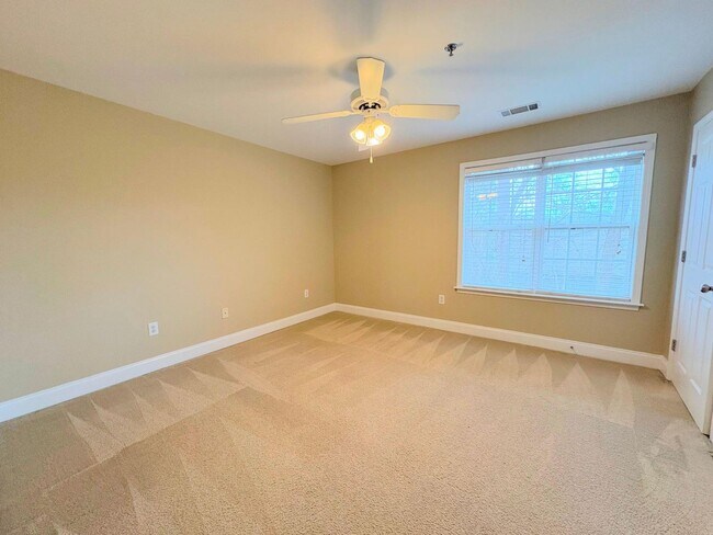 Building Photo - AVAILABLE NOW!  2-bedroom |  2.5-bathroom condo—move-in ready | Easy Access to Downtown Athens