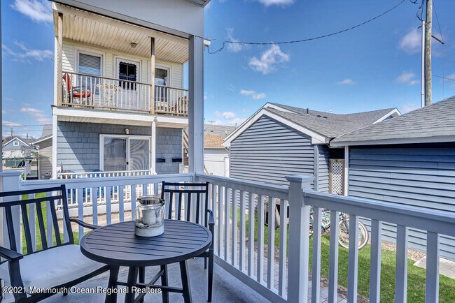 Building Photo - 903 Ocean Ave N