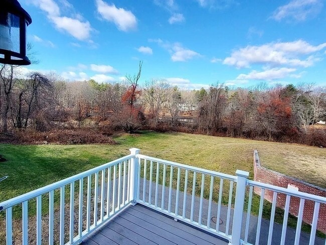 Building Photo - 9 Commodore Way