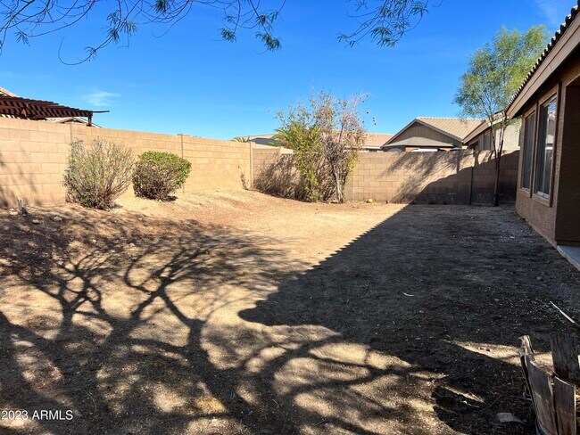 Building Photo - 17522 W Lavender Ln