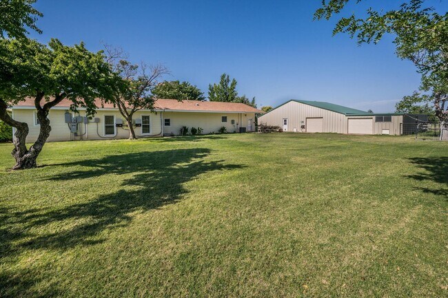 Building Photo - 7518 Lamount Dr
