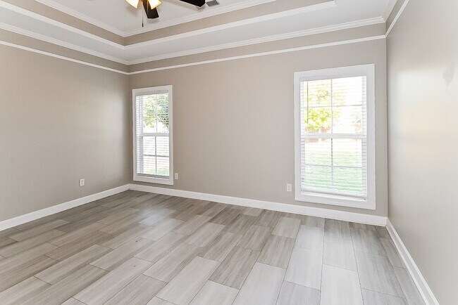 Building Photo - 3400 Valley Crest Dr