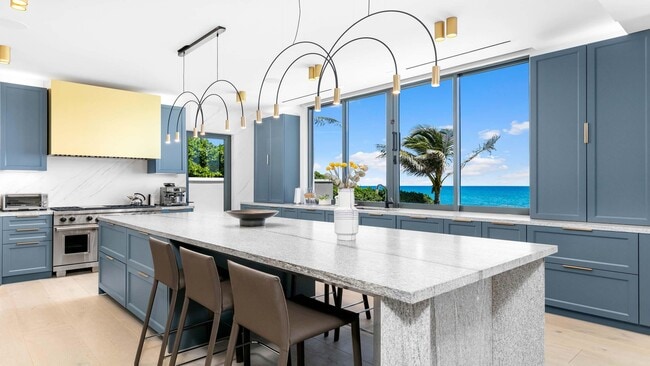 Building Photo - 6029 Old Ocean Blvd