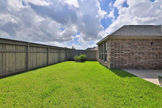 Building Photo - 31115 Albany Brook Ln