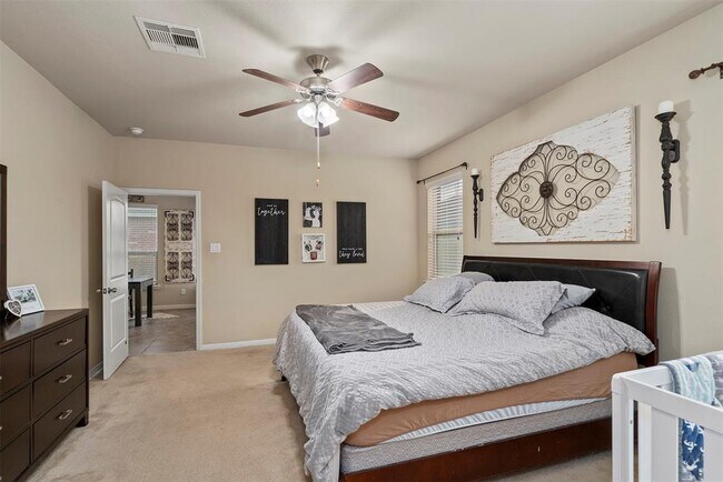 Building Photo - 22538 Valley Canyon
