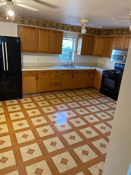 Building Photo - 34 Avenue A