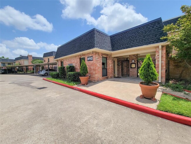 Building Photo - 1601 S Shepherd Dr
