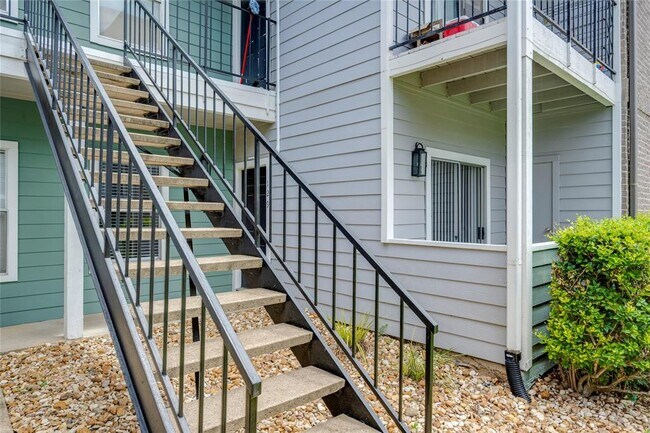 Building Photo - 12166 Metric Blvd