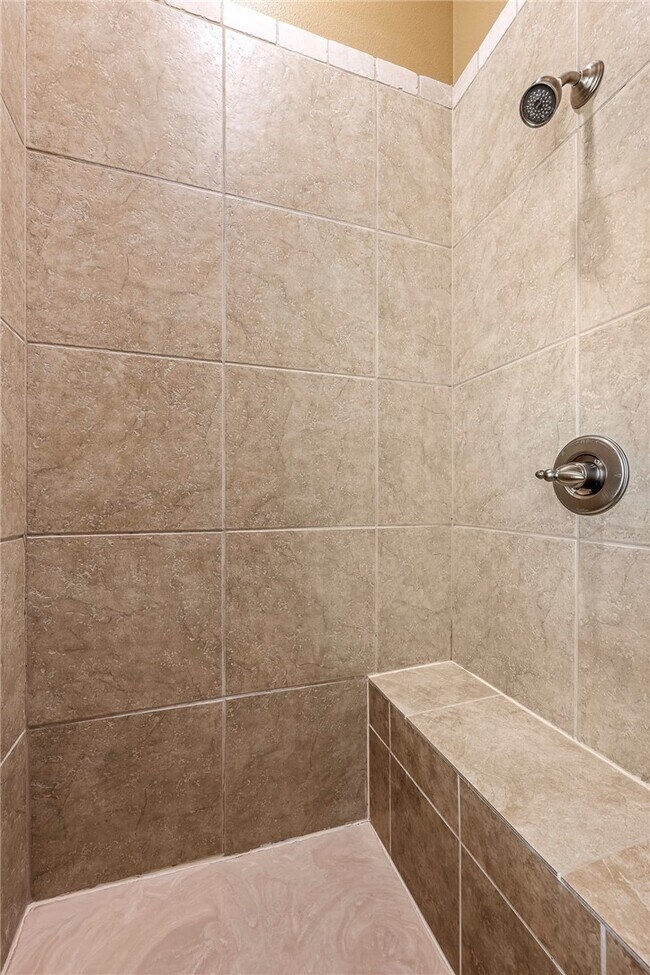 Building Photo - 2616 S Everest Ave