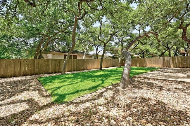 Building Photo - 5703 Marchmont Ln