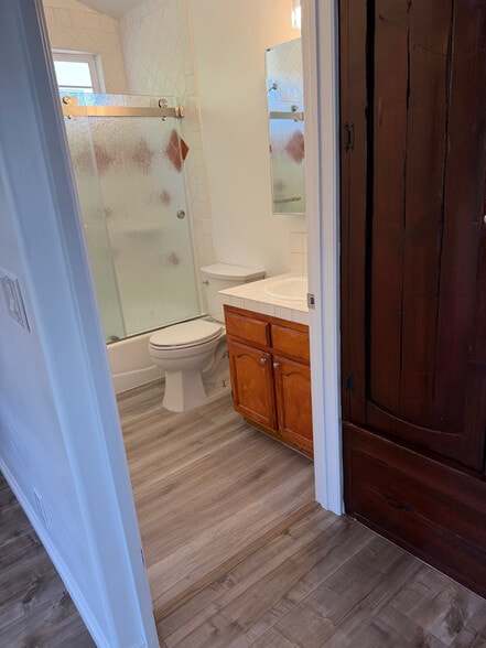 Building Photo - 12621 Victoria Ave