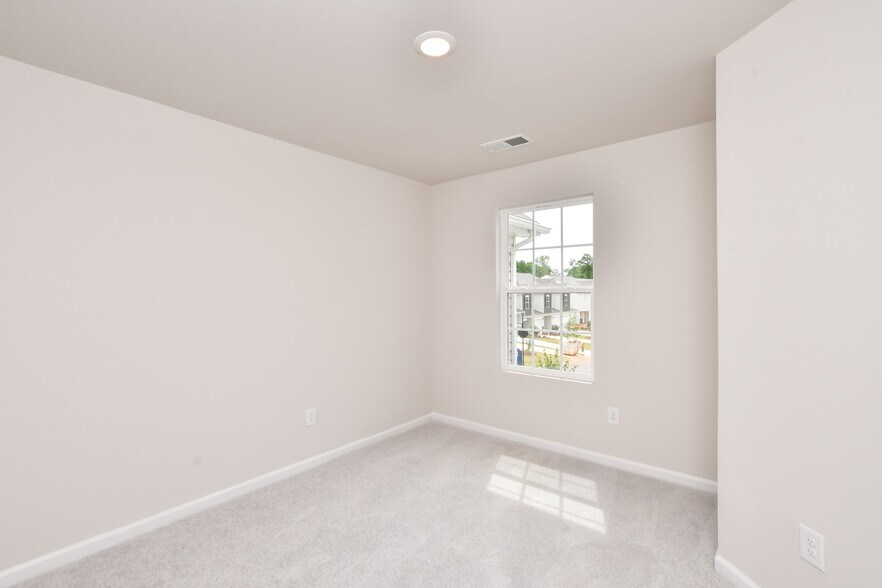 Building Photo - 717 McKissick Dr
