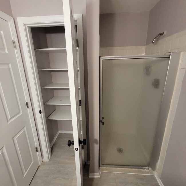 Building Photo - 803 Garden Cir