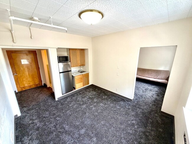 Building Photo - 3959 Sheridan Ave