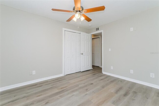 Building Photo - 1909 Glen Echo Ln