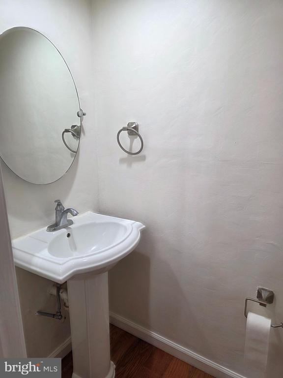 Building Photo - 529 Schooner Way