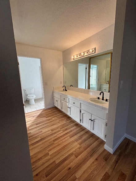 Building Photo - 3733 Chippewa St