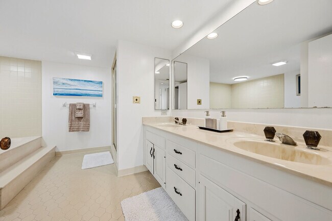 Building Photo - 5601 Turtle Bay Dr