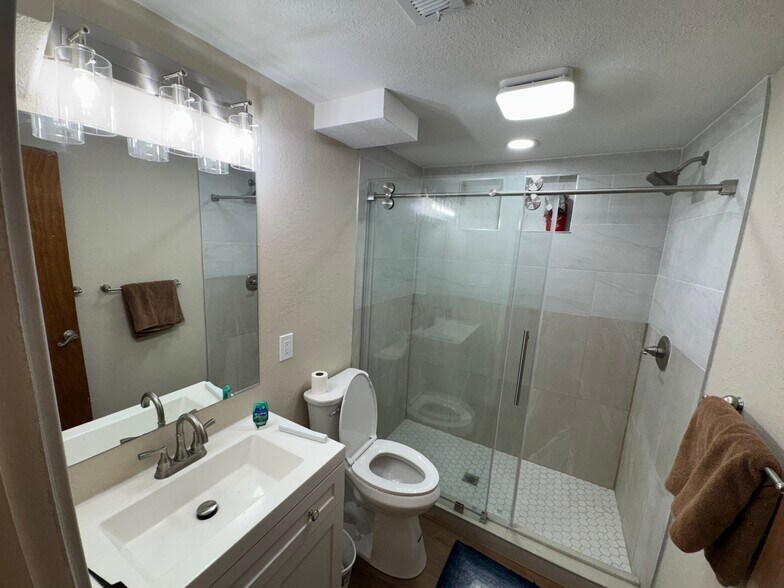 Building Photo - 3735 w 78th Ave
