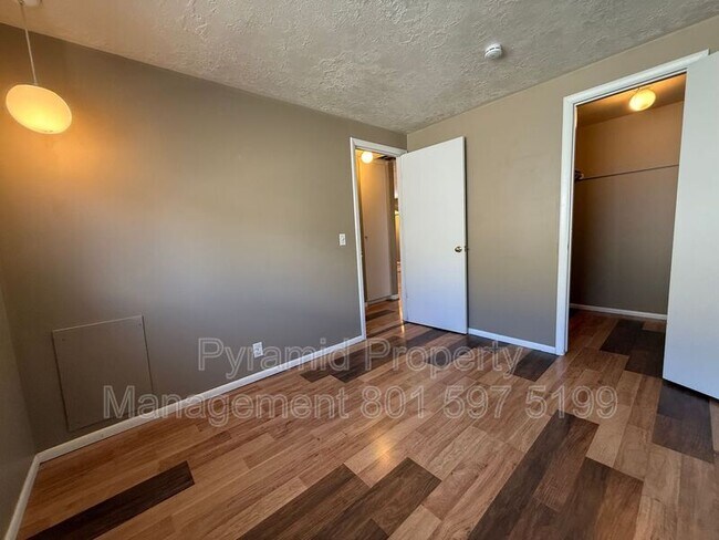 Building Photo - 1495 S 200 E