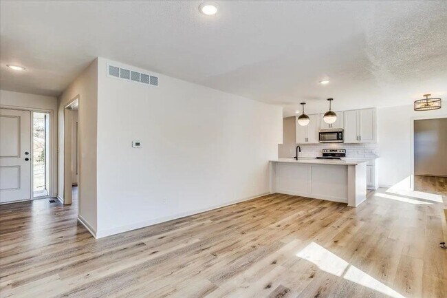 Building Photo - 6503 E 16th St N