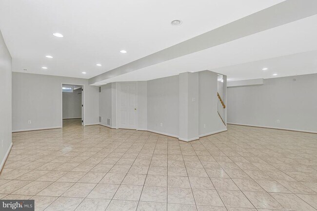 Building Photo - 10857 Hunter Gate Way