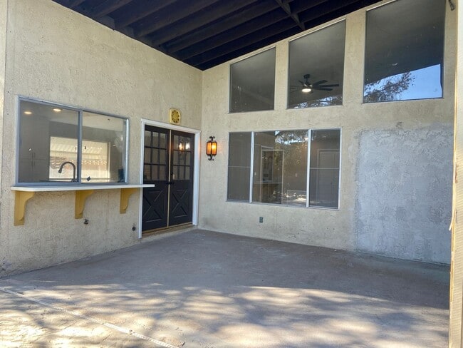 Building Photo - NORTHWEST POOL HOME Available in April!