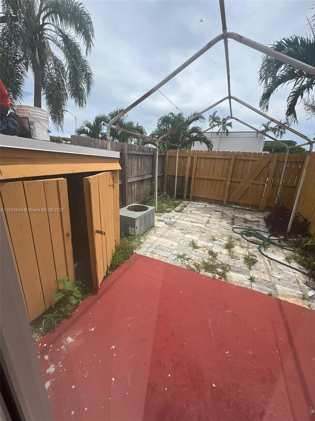 Building Photo - 15022 SW 80th Terrace