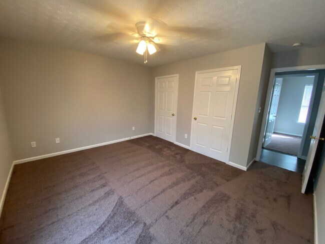Building Photo - 415 Moonlite Ave
