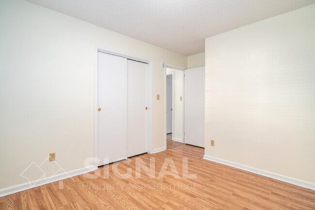 Building Photo - 2245 Tal Heim Dr