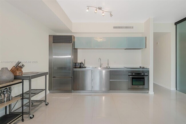 Building Photo - 1040 Biscayne Blvd