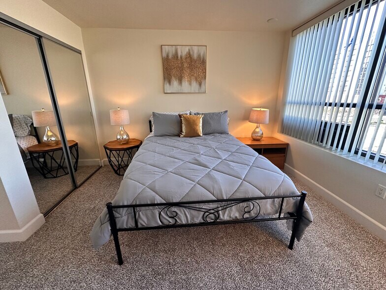 Building Photo - 450 N Arlington Ave