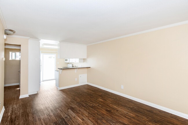 Building Photo - Sandpointe Cove Apartment Homes