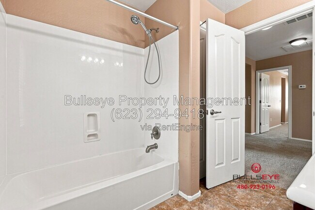 Building Photo - 3289 E Ivanhoe St
