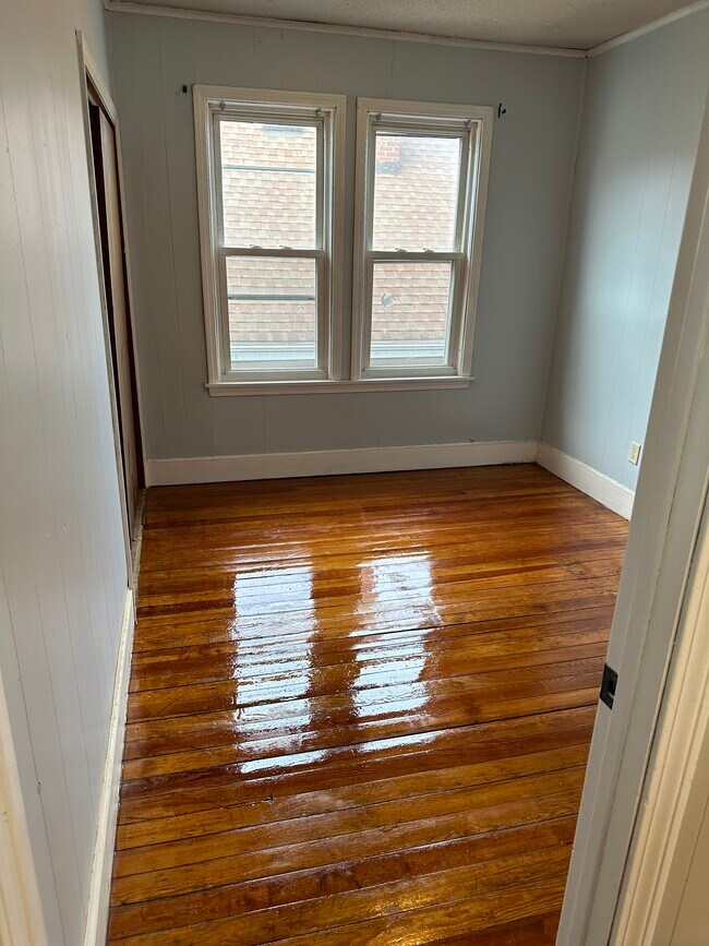 Bedroom 1 - 80 Sidney St