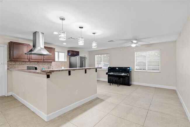 Building Photo - 1472 SW 44th Ave