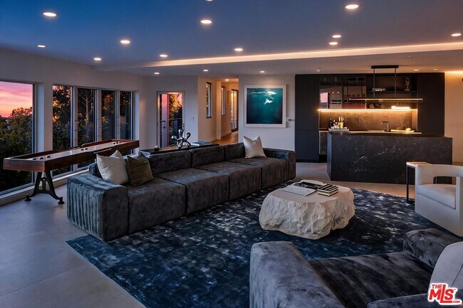 Building Photo - 9270 Kinglet Dr